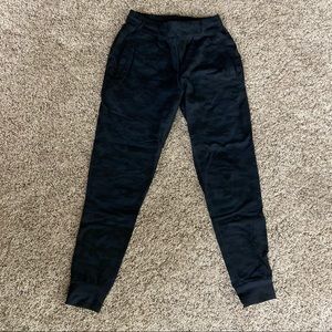 Alphalete Premium Black Camo Joggers M